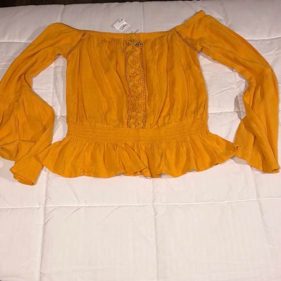 Top - Picture 2 of 3